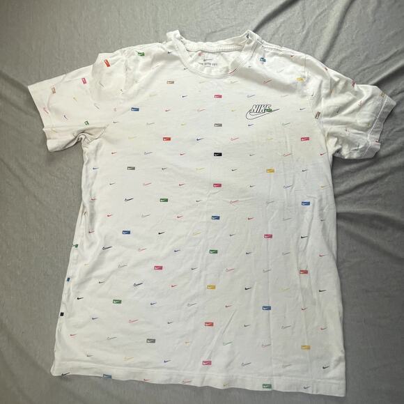 Nike Shirt Mens Large White Swoosh Short Sleeve Logo All Over Print Tee - Picture 1 of 7